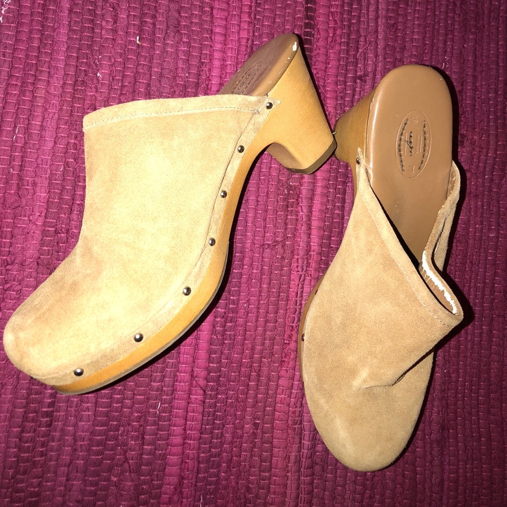 Brown clogs